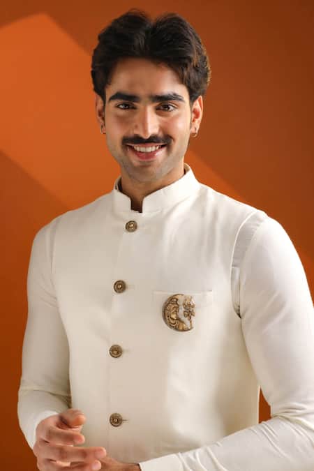 Buy_Cosa Nostraa_Gold Crystals Divine Crescent Brooch 