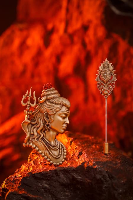 Cosa Nostraa Antique Carved Set of Lapel Pin & Brooch Set 