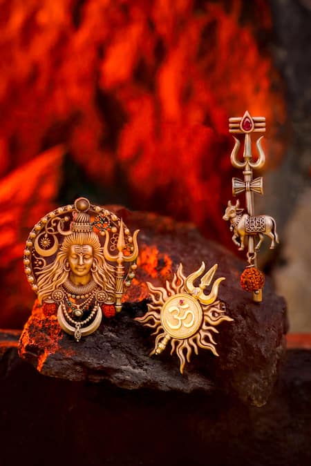 Cosa Nostraa Antique Carved Set of Lapel Pin & Brooch Set 