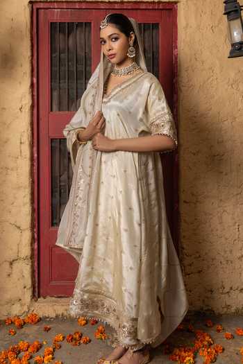Monk & Mei By Sonia Anand_Gold Silk, Tissue, Shantoon Embroidery V-neck Manya Benarasi Blend Kurta Set _Online_at_Aza_Fashions