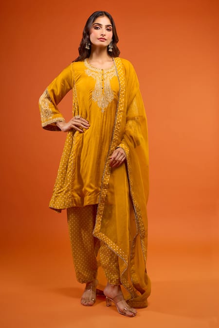 Shop_Sheetal Batra_Yellow Embroidery, Zari Round Neck Jeriah Kurta Set _Online_at_Aza_Fashions