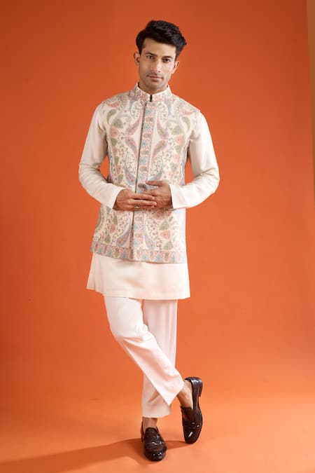 Qbik Paisley Embroidered Bundi & Kurta Set 
