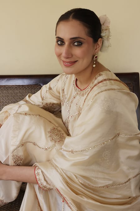 Shop_Apeksha Jain Label_Ivory , Organza Embroidery, Sequins, Zari, Gota Patti Chaand Kurta Set _Online_at_Aza_Fashions