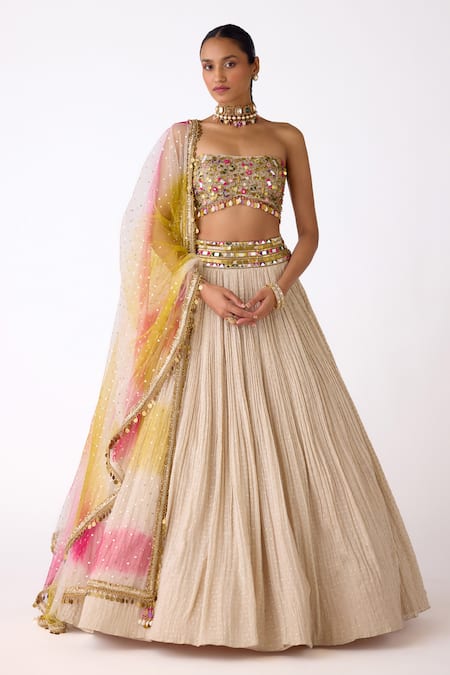 Basanti Kapde aur Koffee Embroidered Blouse & Lehenga Set 