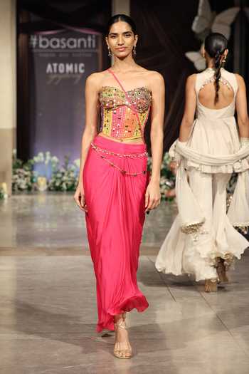 Basanti Kapde aur Koffee Embroidered Corset & Skirt Set 