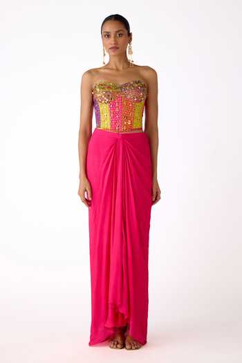 Buy_Basanti Kapde aur Koffee_Pink Chinon Sequins, Mirrors, Chains Sweetheart Embroidered Corset And Skirt Set 