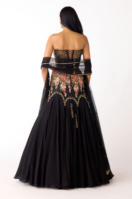 Basanti Kapde aur Koffee Embroidered Corset Blouse Lehenga Set 