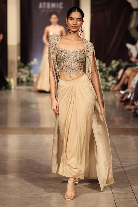 Basanti Kapde aur Koffee Embellished Cape & Skirt Set 