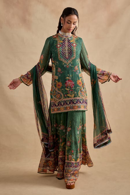 Kalista Maahi Embroidered Kurta Set 