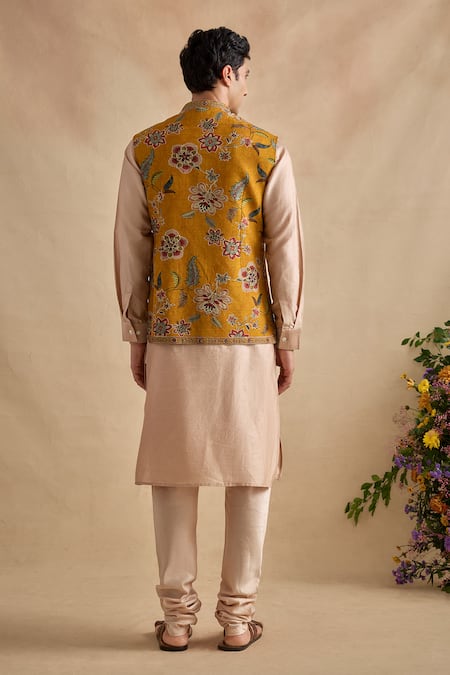 Kalista Floral Pattern Bundi Kurta Set 