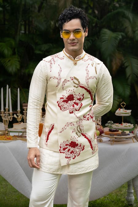 Buy_PAARSH_Ivory Satin, Linen Embroidery Aurum Bundi Kurta Set _Online_at_Aza_Fashions