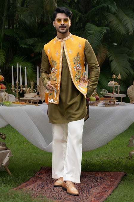 PAARSH Pitunia Embroidered Bundi Kurta Set 