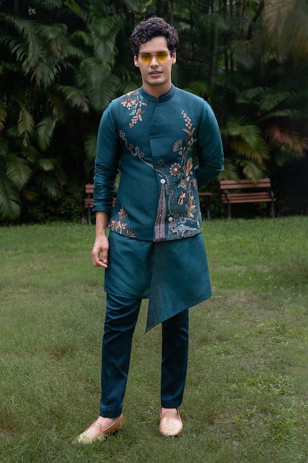 PAARSH Elan Embroidered Bundi Set 