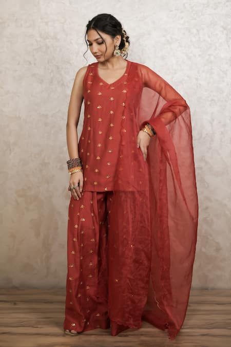 Gulabo Jaipur Noya Handwork Motif Kurta Set 