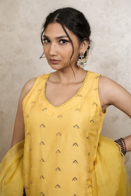Gulabo Jaipur Yellow Silk Embroidery V-neck Noya Handwork Motif Kurta Set at Aza Fashions Gulabo Jaipur_Yellow Silk Embroidery V-neck Noya Handwork Motif Kurta Set _at_Aza_Fashions