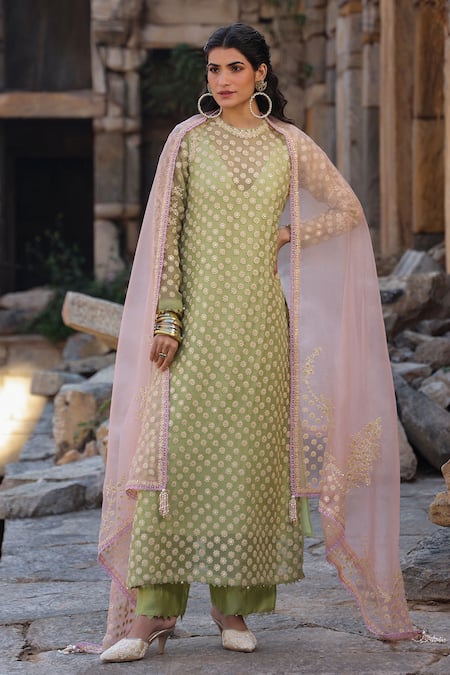 Label Niti Bothra Aari Dori Embroidered Kurta Set 