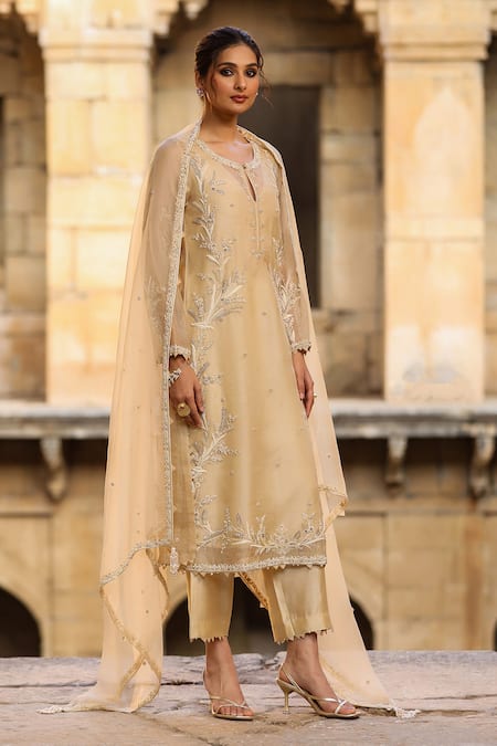 Label Niti Bothra Floral Embroidered Kurta Set 