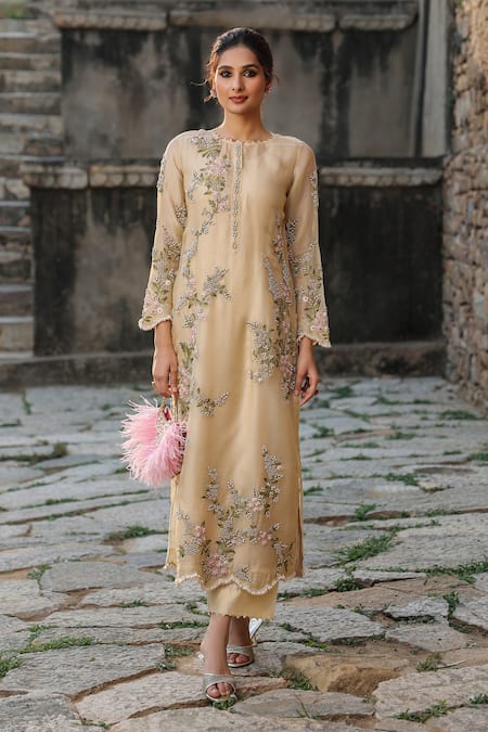 Label Niti Bothra Resham Embroidered Kurta Set 