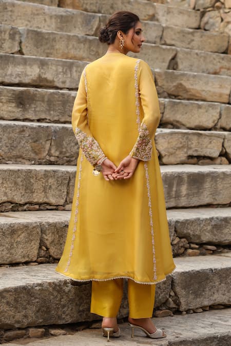 Label Niti Bothra Resham Embroidered Kurta Set 