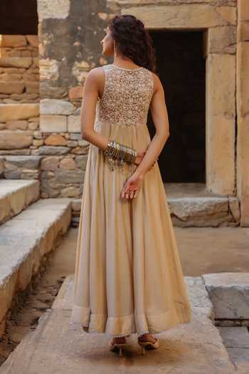 Buy_Label Niti Bothra_Ivory Silk, Modal, Organza Pearls, Applique, Embroidery V-neck Anarkali Set 