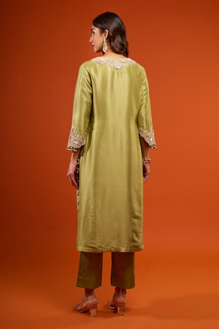 Prisho Embroidered Yoke Kurta Set 