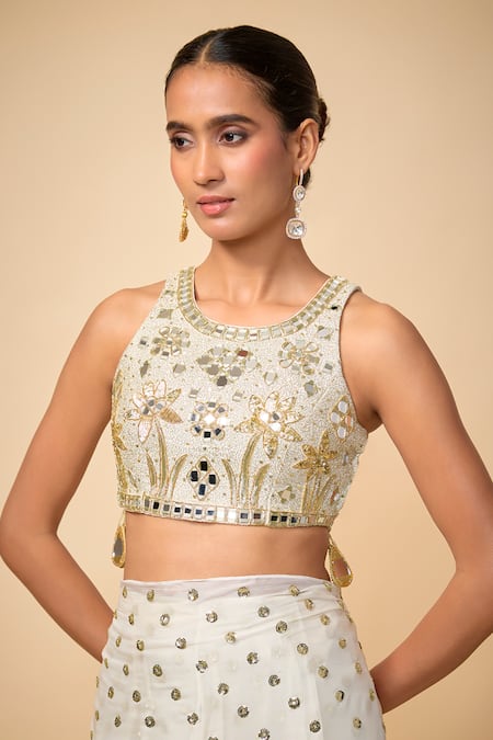 Buy_Vana Ethnics_White Crepe, Chinon Sequins, Mirrors Round Neck Work Pre-draped Saree Set _Online_at_Aza_Fashions