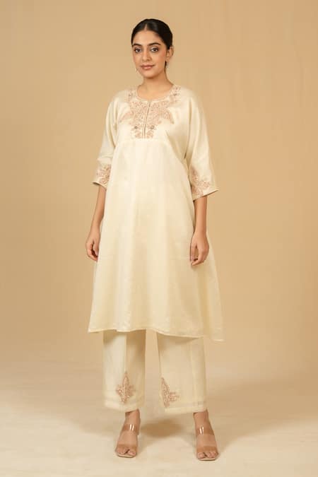 Buy_Gaurav katta_Ivory Silk, Chanderi Embroidery Round Neck, Yes Kurta And Pant Set _Online_at_Aza_Fashions