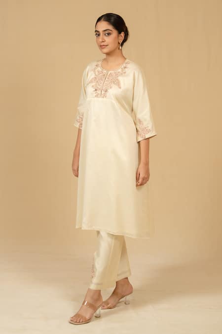 Buy_Gaurav katta_Ivory Silk, Chanderi Embroidery Round Neck, Yes Kurta And Pant Set 