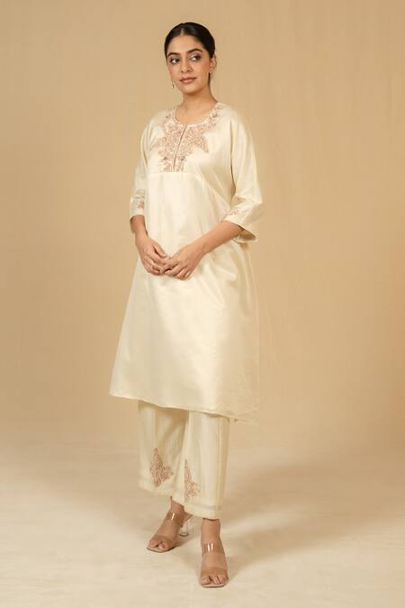 Shop_Gaurav katta_Ivory Silk, Chanderi Embroidery Round Neck, Yes Kurta And Pant Set 