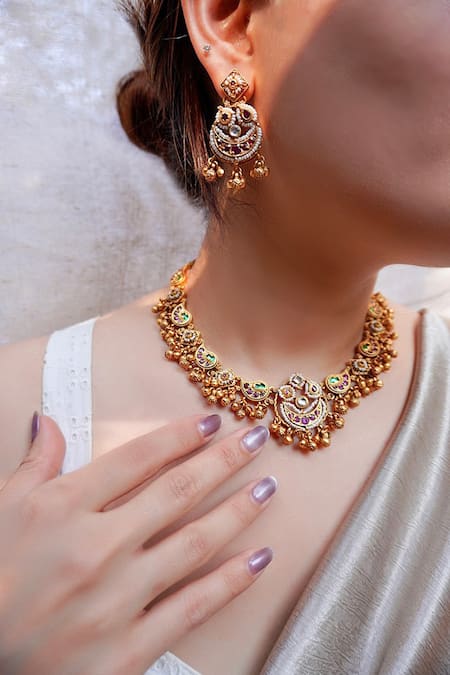 Prestones Floral Carved Pendant Necklace Set 