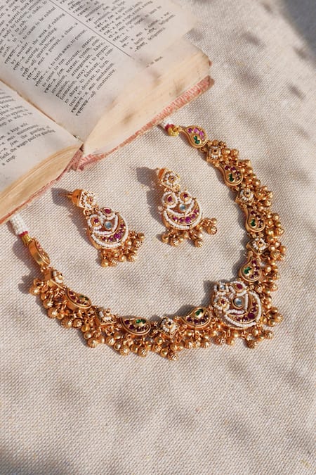 Prestones Floral Carved Pendant Necklace Set 