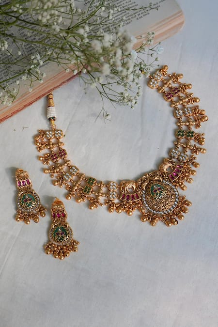 Prestones Polki Embellished Pendant Necklace Set 