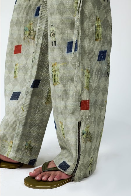 Buy_Triune_Green Cotton Techno Tiles Printed Pant _Online_at_Aza_Fashions