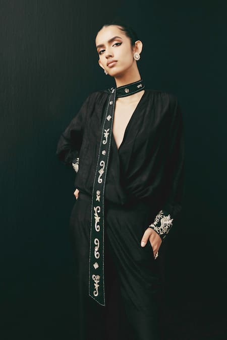 Twenty Nine Overlapped Bow Tie Shirt 