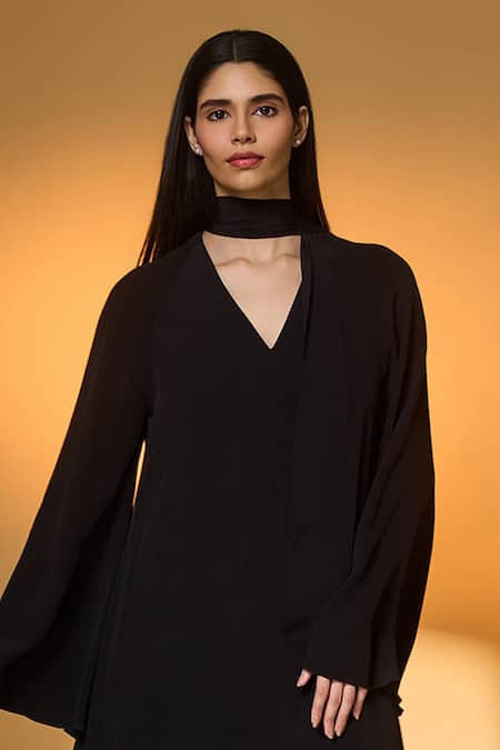Masaba_Black Silk, Crepe Tassels, Fringe V-neck Snack Pattern Kaftan _Online_at_Aza_Fashions