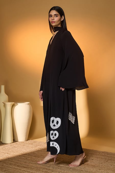 Buy_Masaba_Black Silk, Crepe Tassels, Fringe V-neck Snack Pattern Kaftan _Online_at_Aza_Fashions