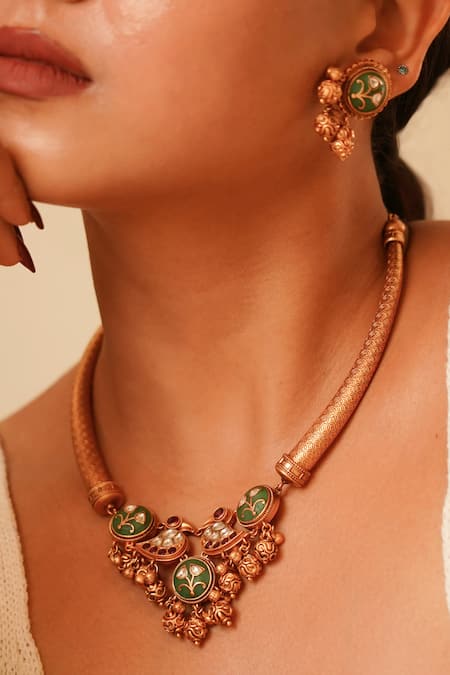 MRJEWELS Kundan Meenakari Hasli Necklace Set 