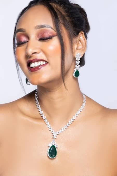 MRJEWELS Emerald Grace Royale Necklace Set 