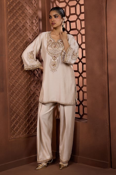 Aneesh Agarwaal Chaandi Shwet Embroidered Straight Kurta & Salwar Set 