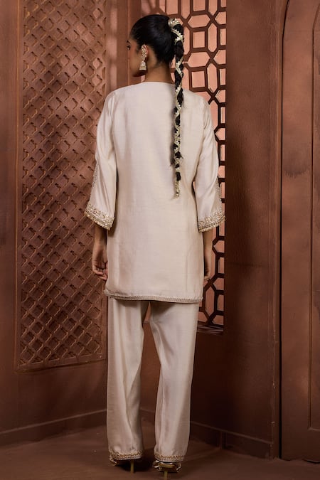 Aneesh Agarwaal Chaandi Shwet Embroidered Straight Kurta & Salwar Set 