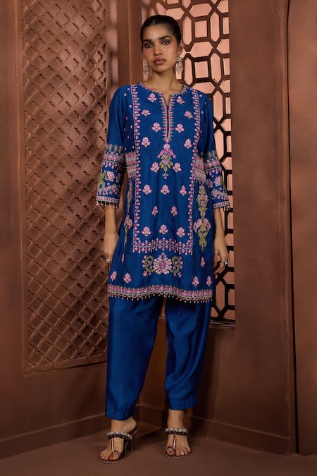 Aneesh Agarwaal Noorie Bahar Embroidered Kurta & Pant Set 