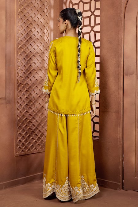 Aneesh Agarwaal Swarnima Silk Embroidered Jacket Set 