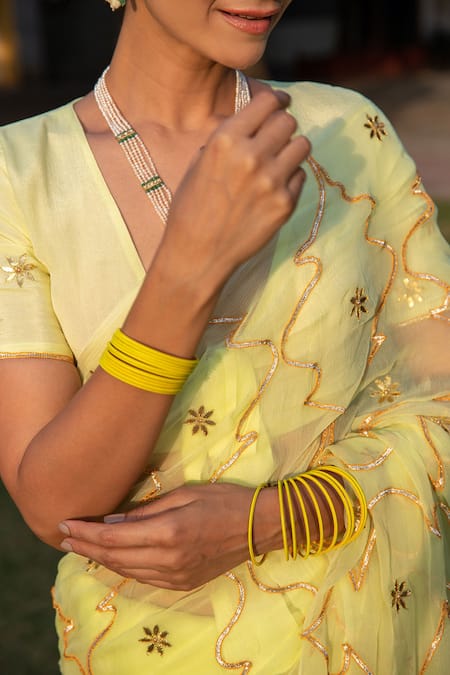 Geroo Jaipur_Yellow Chiffon Gota Patti V-neck Jaal Work Pre-draped Saree Set _Online_at_Aza_Fashions