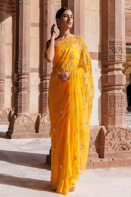 Buy_Geroo Jaipur_Yellow Chiffon Sequins Motif Embroidered Pre-draped Saree Set _Online_at_Aza_Fashions