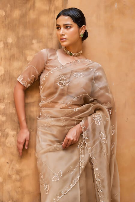 Geroo Jaipur_Gold Tissue Sequins Round Neck Embroidered Pre-draped Saree Set _Online_at_Aza_Fashions