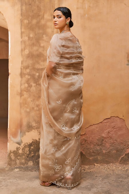 Geroo Jaipur Embroidered Pre-Draped Saree Set 