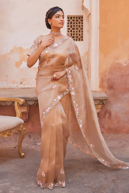 Shop_Geroo Jaipur_Gold Tissue Embroidery, Sequins V-neck Border Pre-draped Saree Set 
