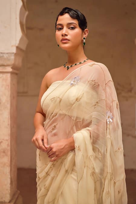 Geroo Jaipur_Off White Chiffon Sequins One Shoulder Hand Embroidered Pre-draped Saree Set _Online_at_Aza_Fashions