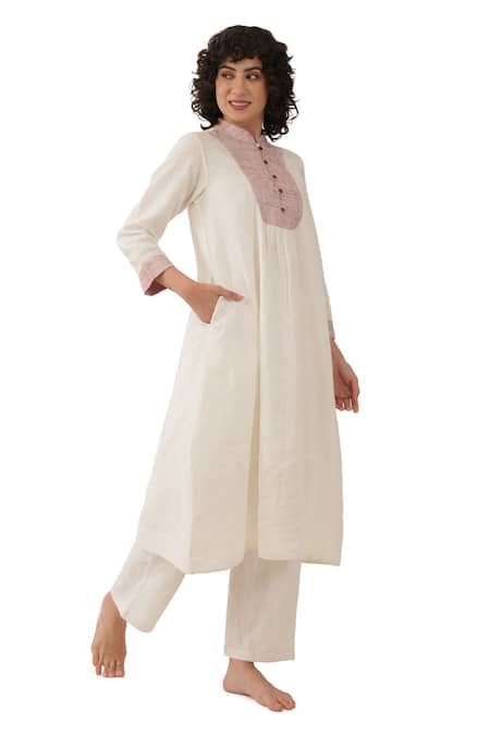 Khat_Off White Linen Embroidery Mandarin Collar Kurta And Pant Set _Online_at_Aza_Fashions