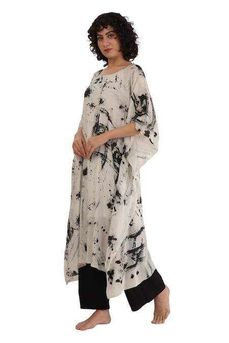 Khat_White Silk Scoop Neck Textured Print Kaftan Set _Online_at_Aza_Fashions